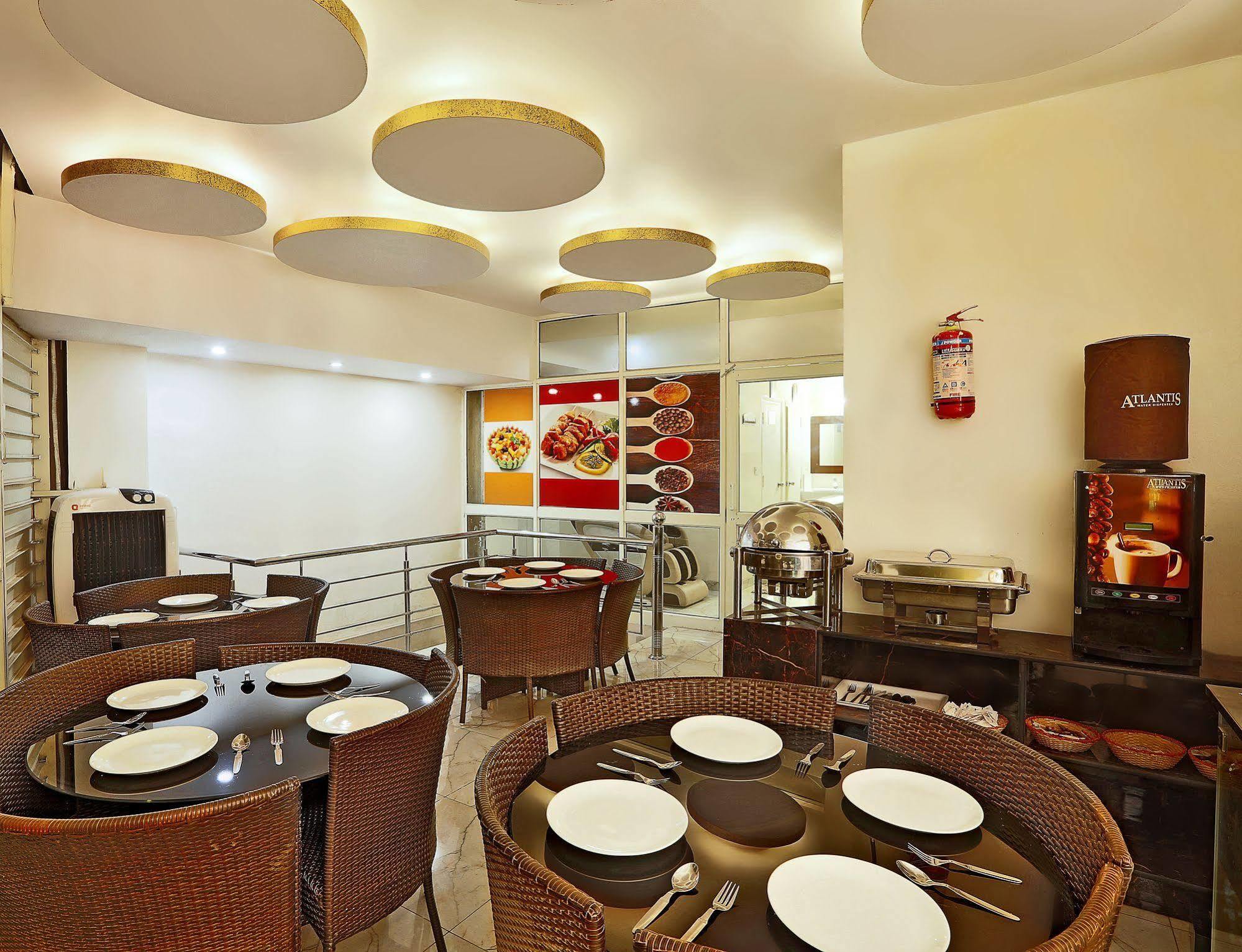 Hotel Airport Inn Nueva Delhi Exterior foto