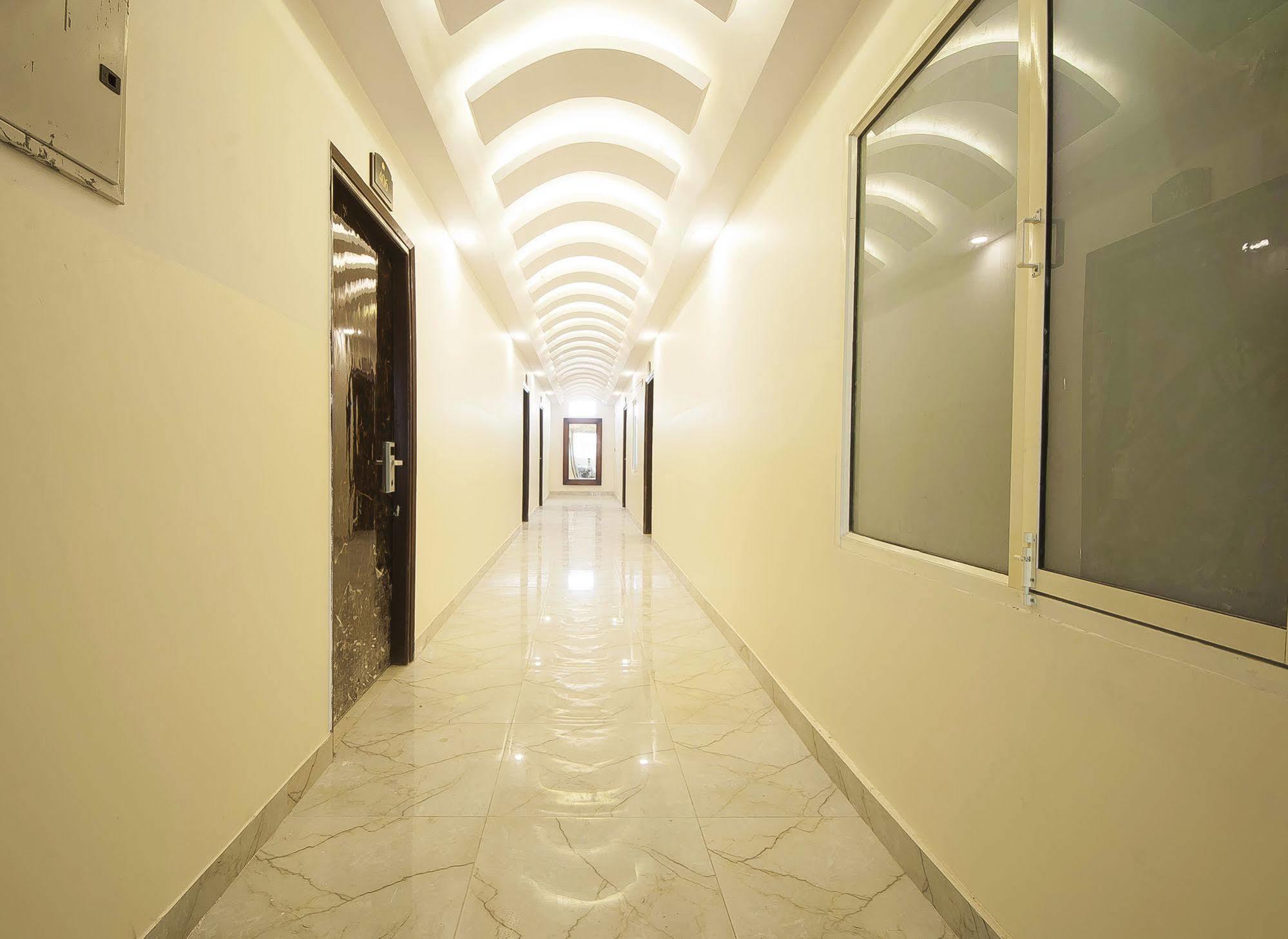 Hotel Airport Inn Nueva Delhi Exterior foto